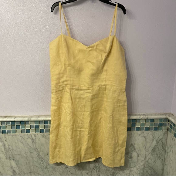NWT Reformation Roarke Linen Dress Yellow NWT Reformation Roarke Linen Dress Yellow